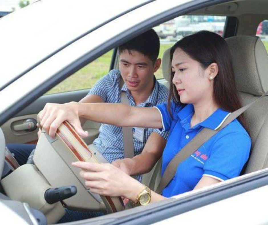 Kinh nghiệm lái xe ô tô cho tài mới