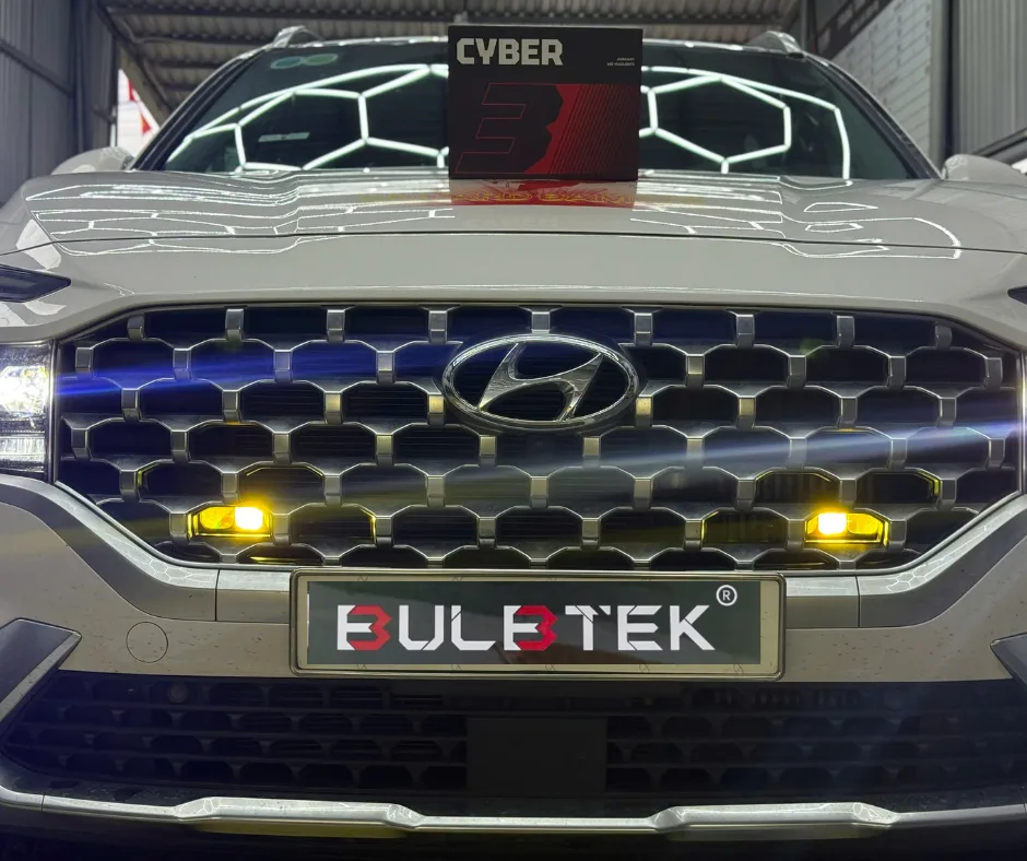Ô tô Santafe lắp đặt đèn trợ sáng Cyber 3