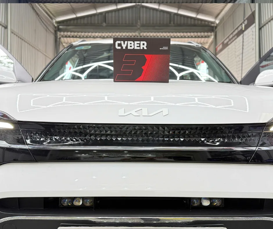 Kia Carens lắp đặt đèn trợ sáng Cyber 3